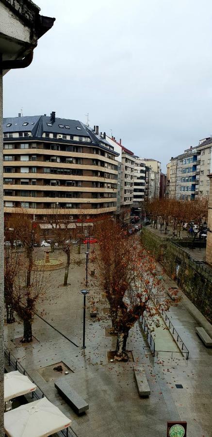 Duplex Luminoso Con Vistas En El Centro De Ourense Apartman Kültér fotó