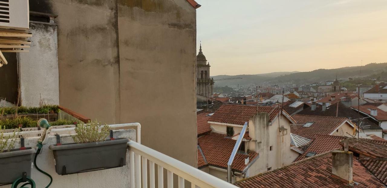 Duplex Luminoso Con Vistas En El Centro De Ourense Apartman Kültér fotó
